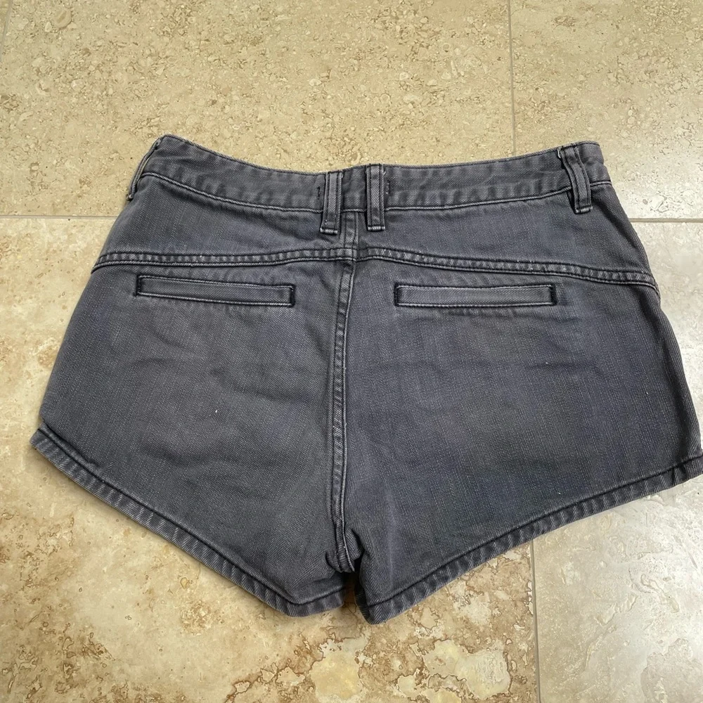 Free People Gray Jean Shorts Classic Denim Style - Picture 2 of 3